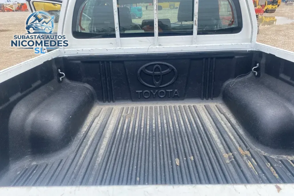 Toyota Hilux 4x4  Pickup, foto 8 de 10