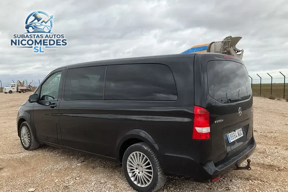Mercedes-Benz Clase V 250 d Monovolumen de pasajeros premium, foto 11 de 14