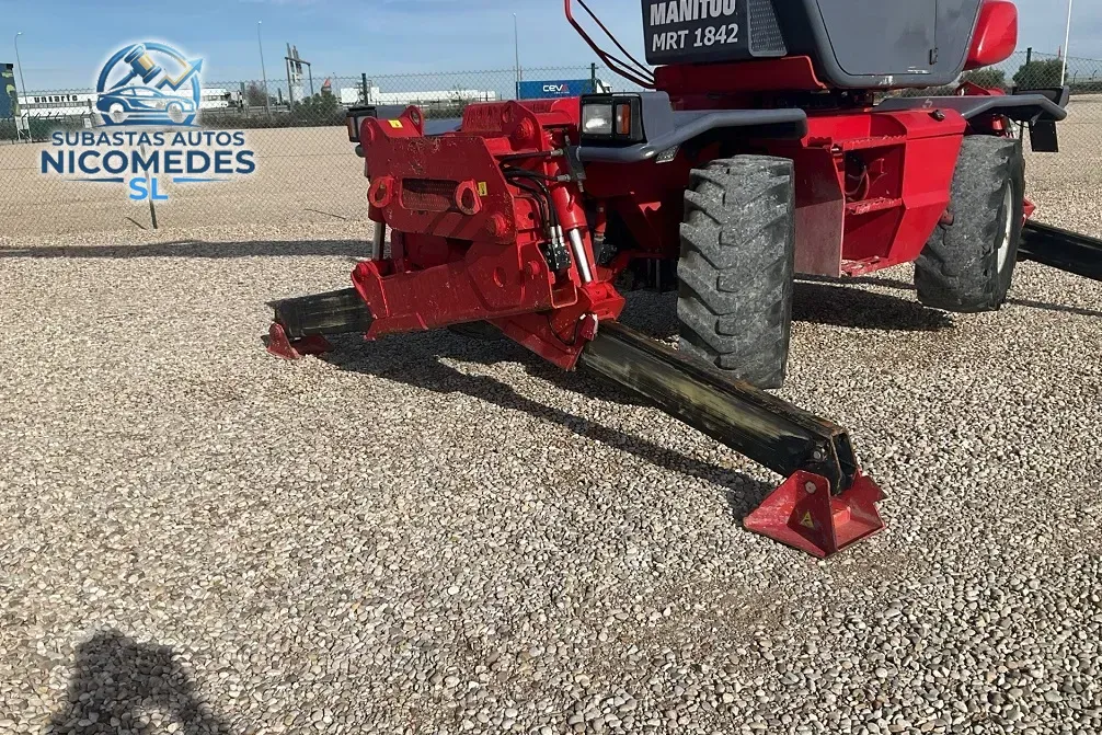 Manitou MRT 1842 Manipulador Telescópico, foto 7 de 12