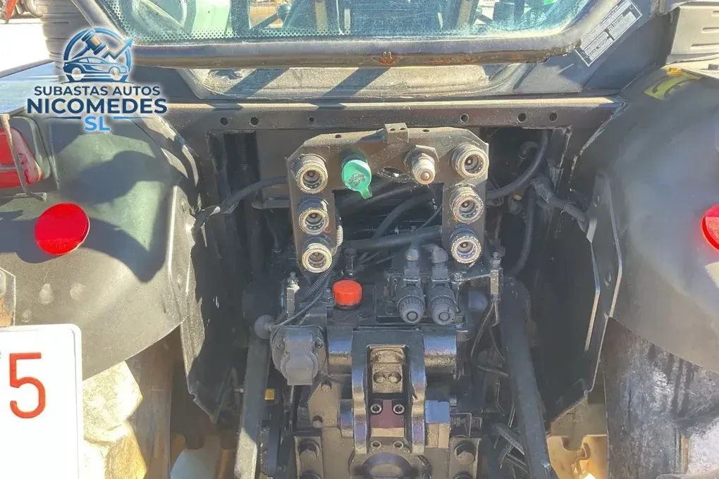 Deutz Fahr Agrocompact F100 4WD, foto 9 de 10