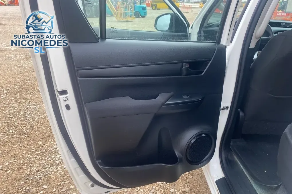 Toyota Hilux 4x4  Pickup, foto 6 de 10