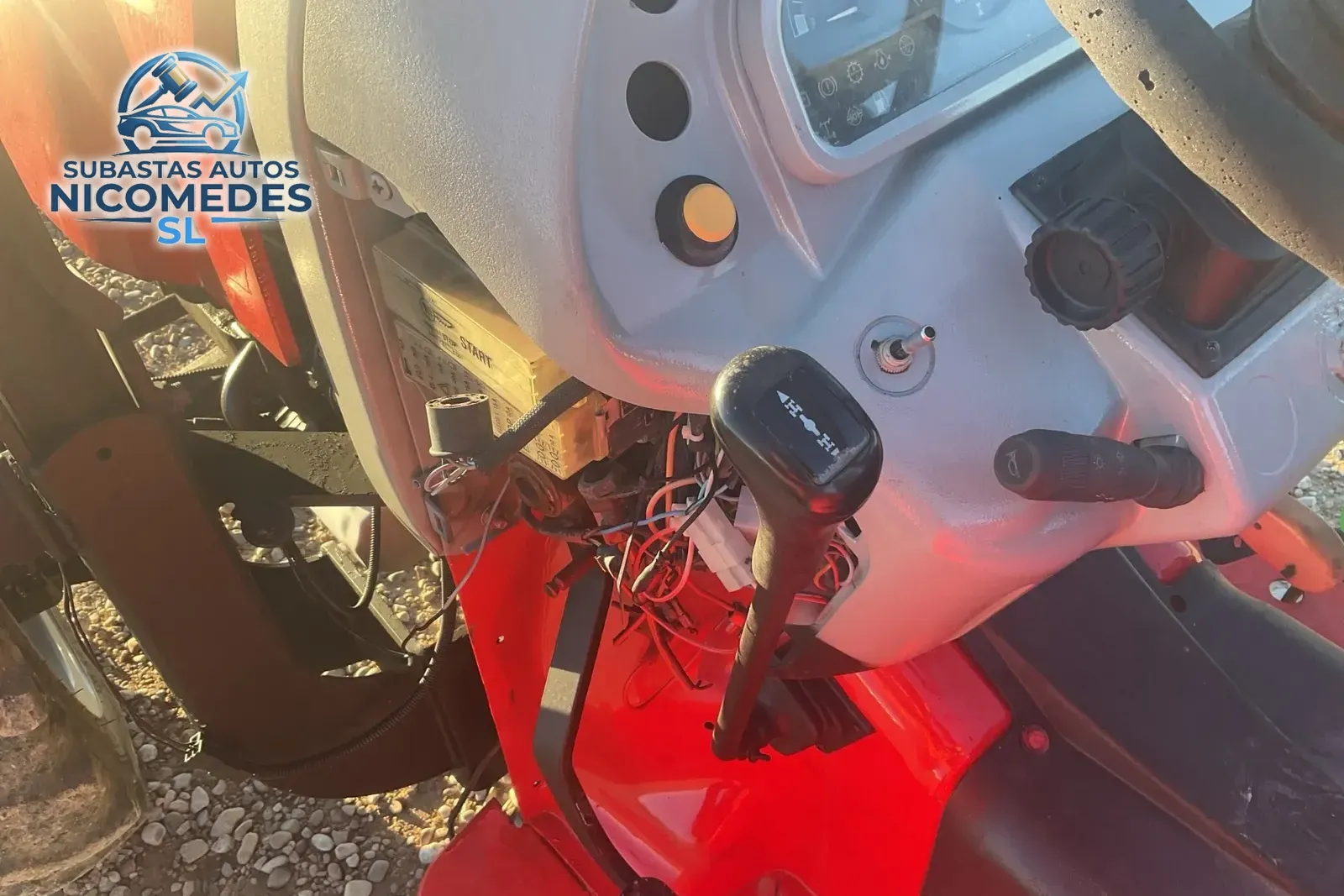 Massey Ferguson 3340F 4WD, foto 5 de 8