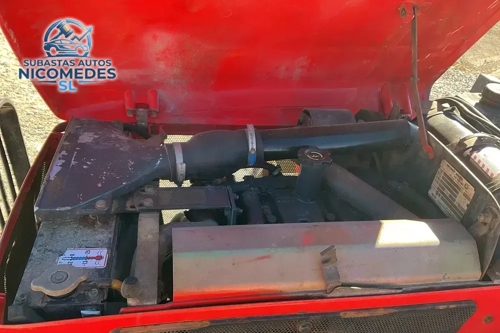 Antonio Carraro SRX 8400 4WD, foto 2 de 10
