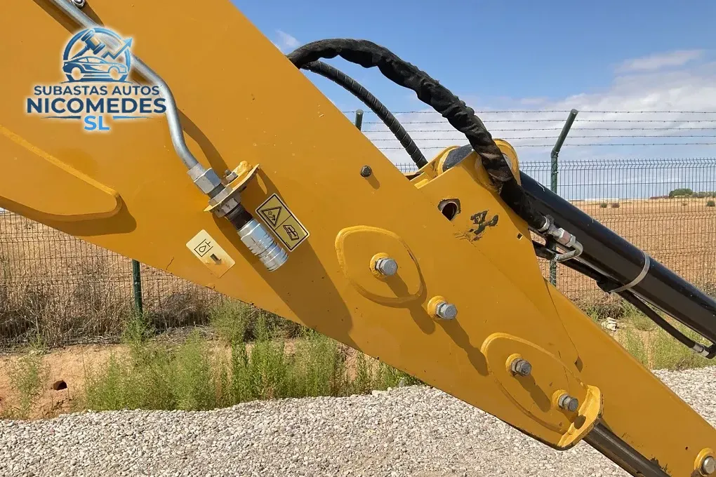 Caterpillar 432F2 4WD, foto 7 de 14