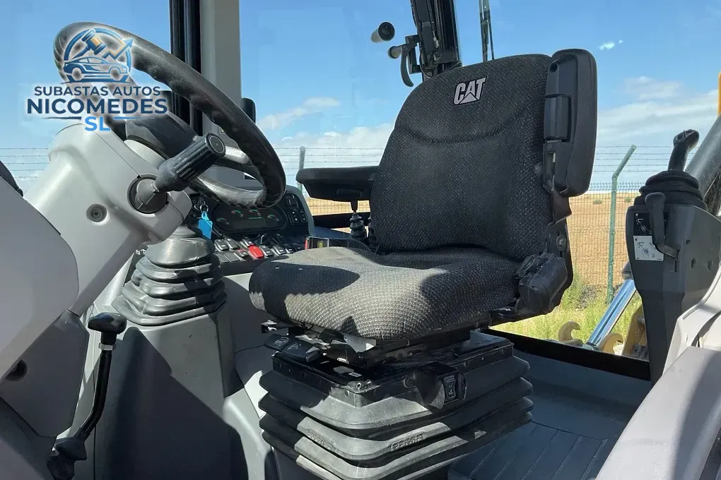Caterpillar 432F2 4WD, foto 5 de 14