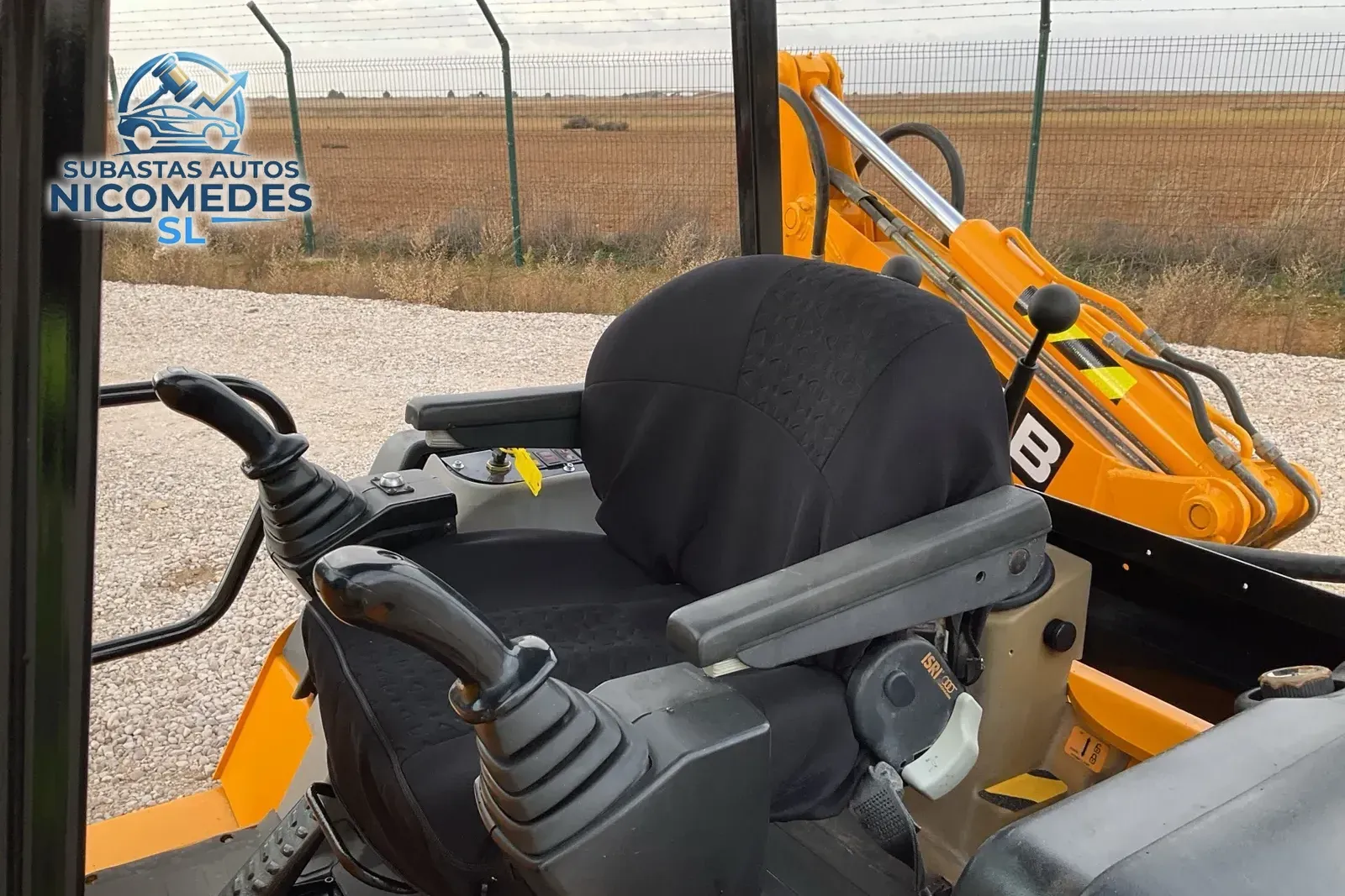 JCB 1CX 4x4 diésel, foto 4 de 10