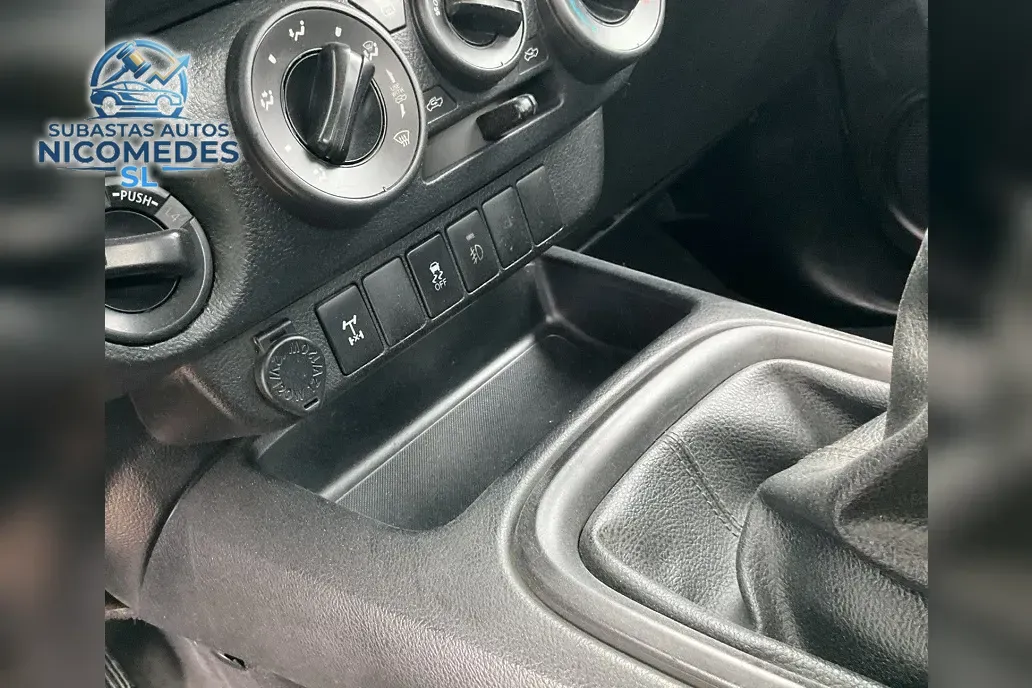 Toyota Hilux 4x4  Pickup, foto 3 de 10