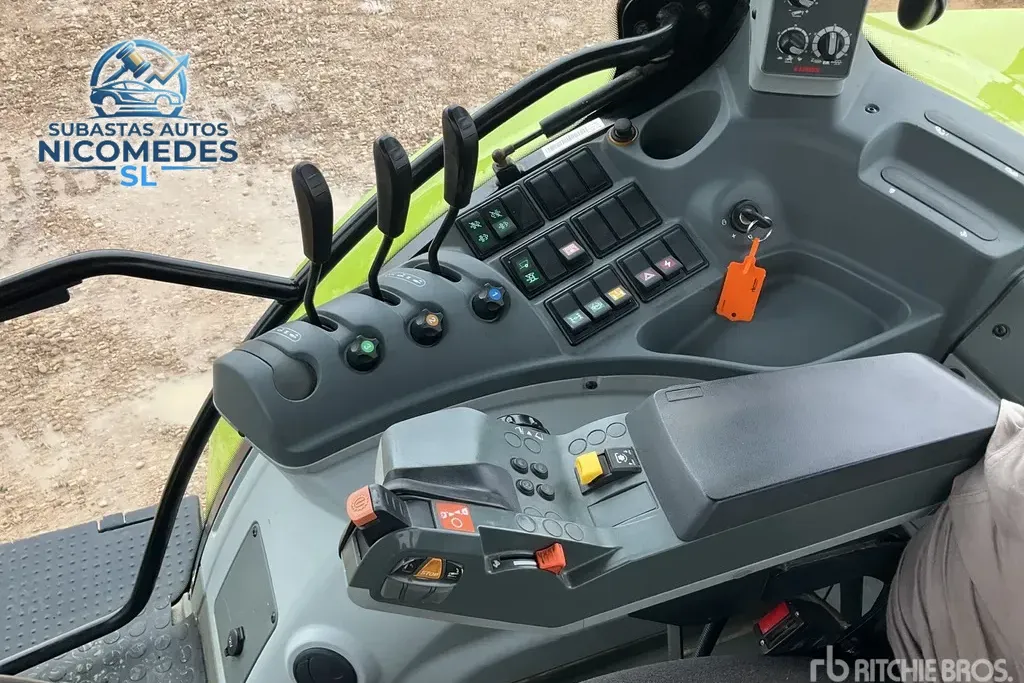 Claas Arion 630 4WD, foto 10 de 12