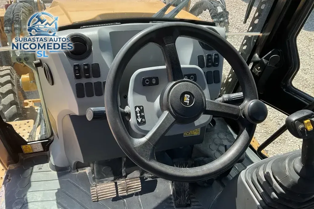 Caterpillar 432F2 4WD, foto 11 de 14