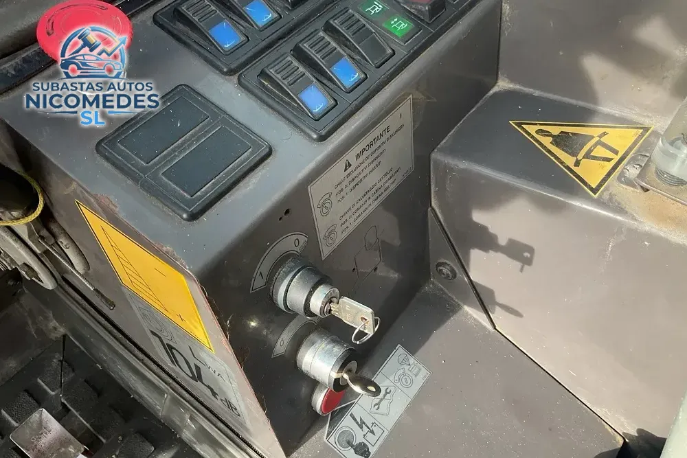 Manitou MRT 1842 Manipulador Telescópico, foto 10 de 12