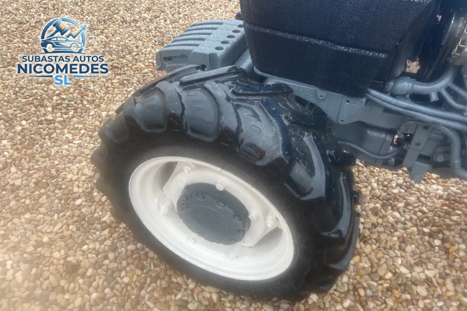 New Holland TN90F 4WD, foto 7 de 10