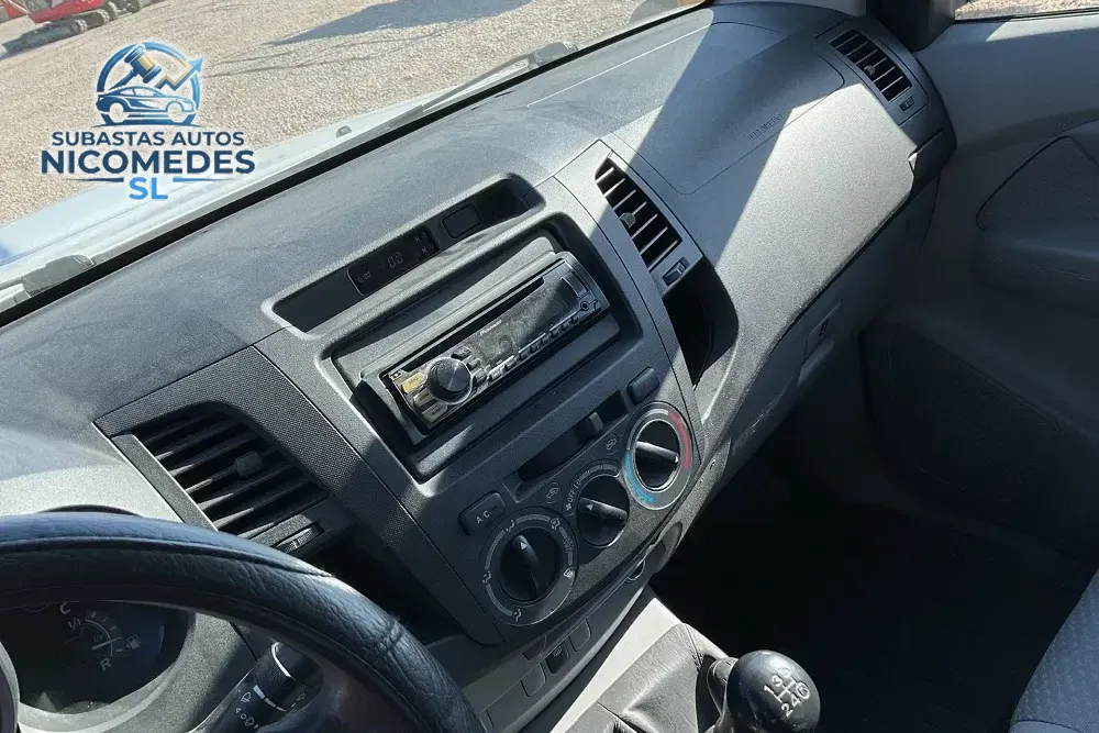Toyota Hilux D-4D Cabina Doble GX 4x4 Pickup, foto 4 de 10