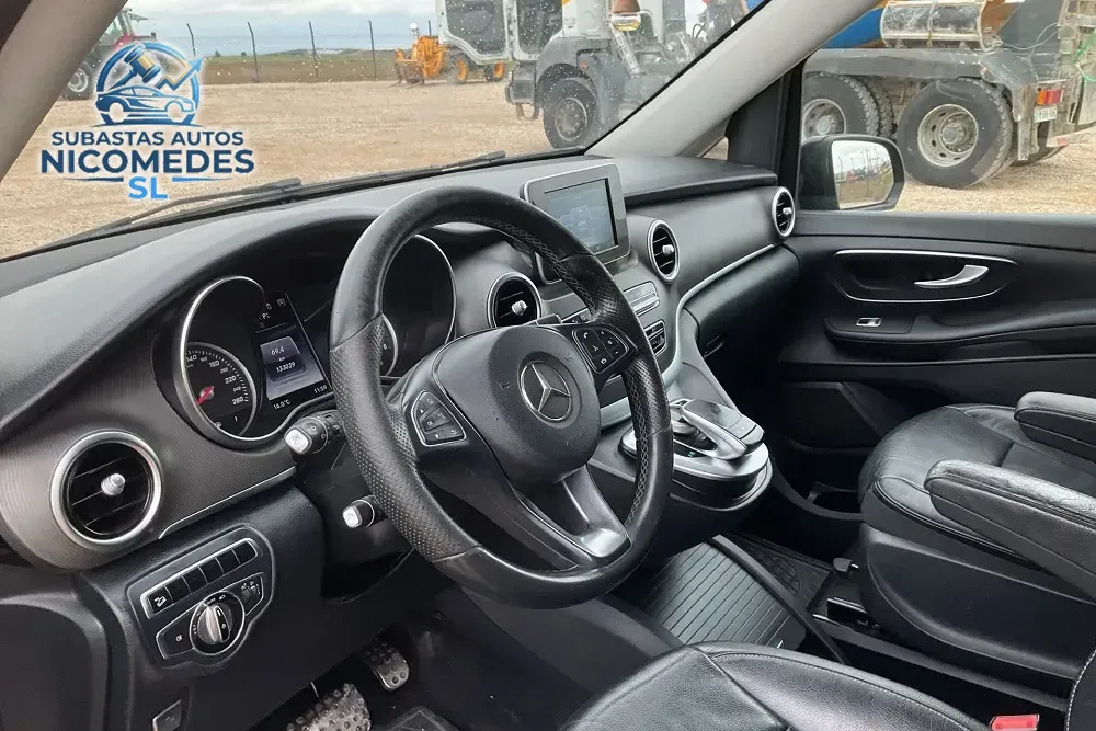 Mercedes-Benz Clase V 250 d Monovolumen de pasajeros premium, foto 4 de 14