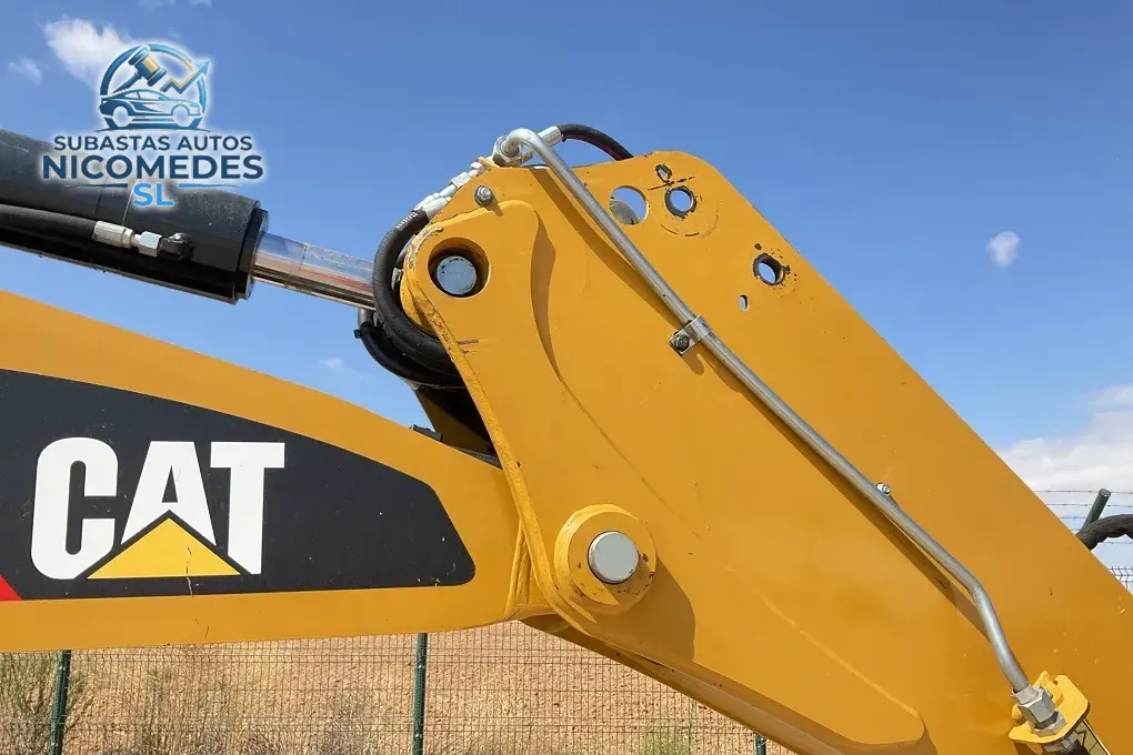 Caterpillar 432F2 4WD, foto 9 de 14