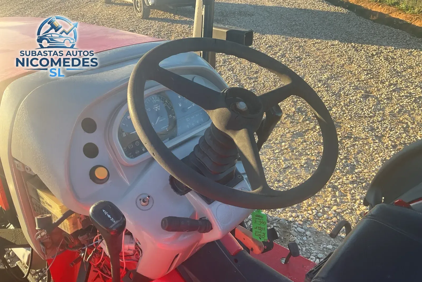 Massey Ferguson 3340F 4WD, foto 6 de 8