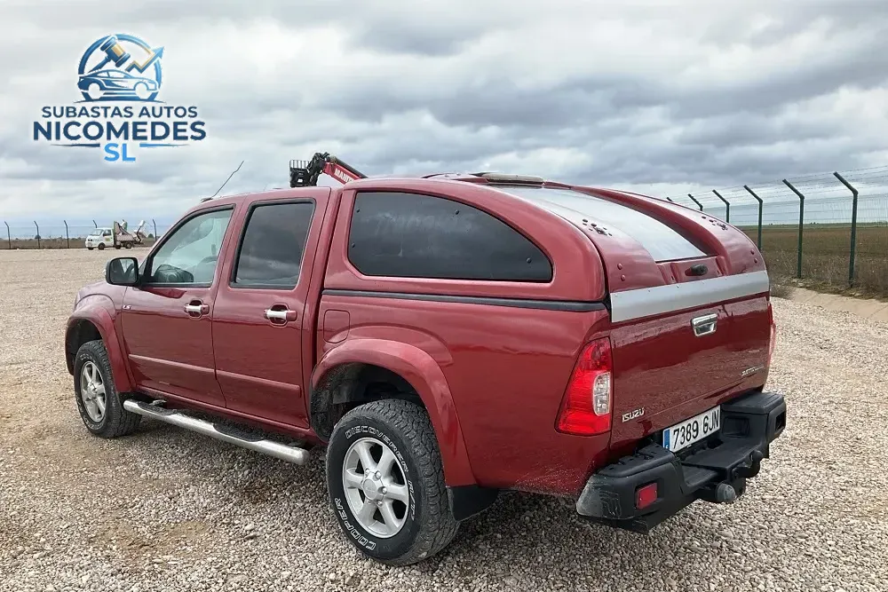 Isuzu D-MAX 4x4 Crew Cab Pickup 3.0 TD Intercooler, foto 2 de 10