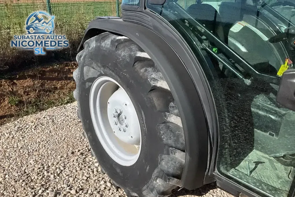 Deutz Fahr Agrocompact F100 4WD, foto 8 de 10
