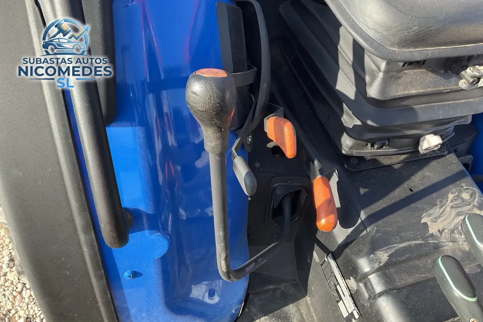 New Holland TN75N 4WD, foto 5 de 11