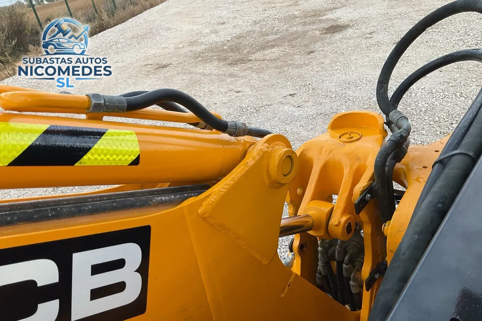 JCB 1CX 4x4 diésel, foto 9 de 10