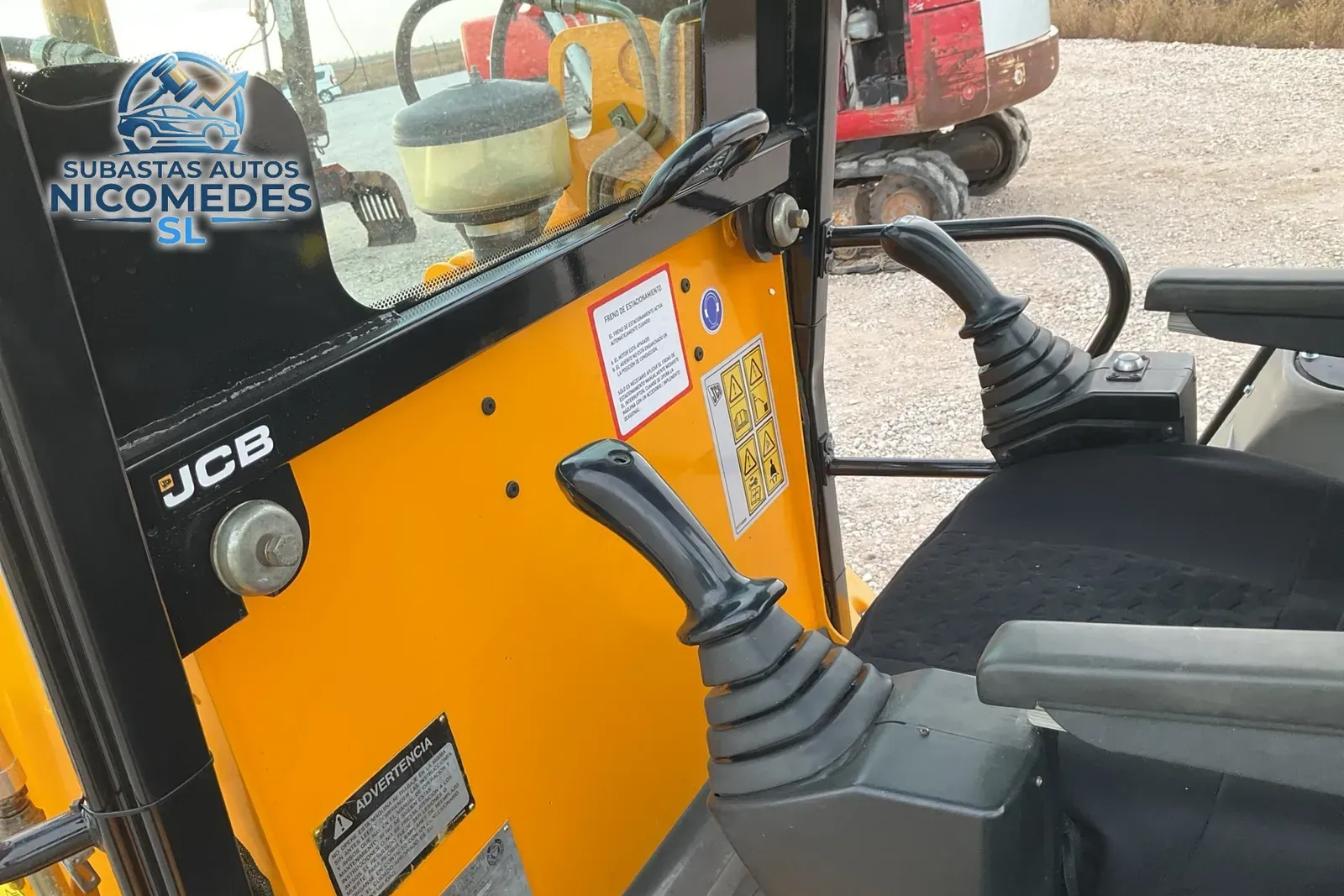 JCB 1CX 4x4 diésel, foto 5 de 10