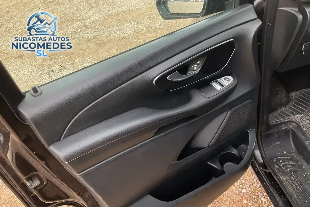 Mercedes-Benz Clase V 250 d Monovolumen de pasajeros premium, foto 5 de 14