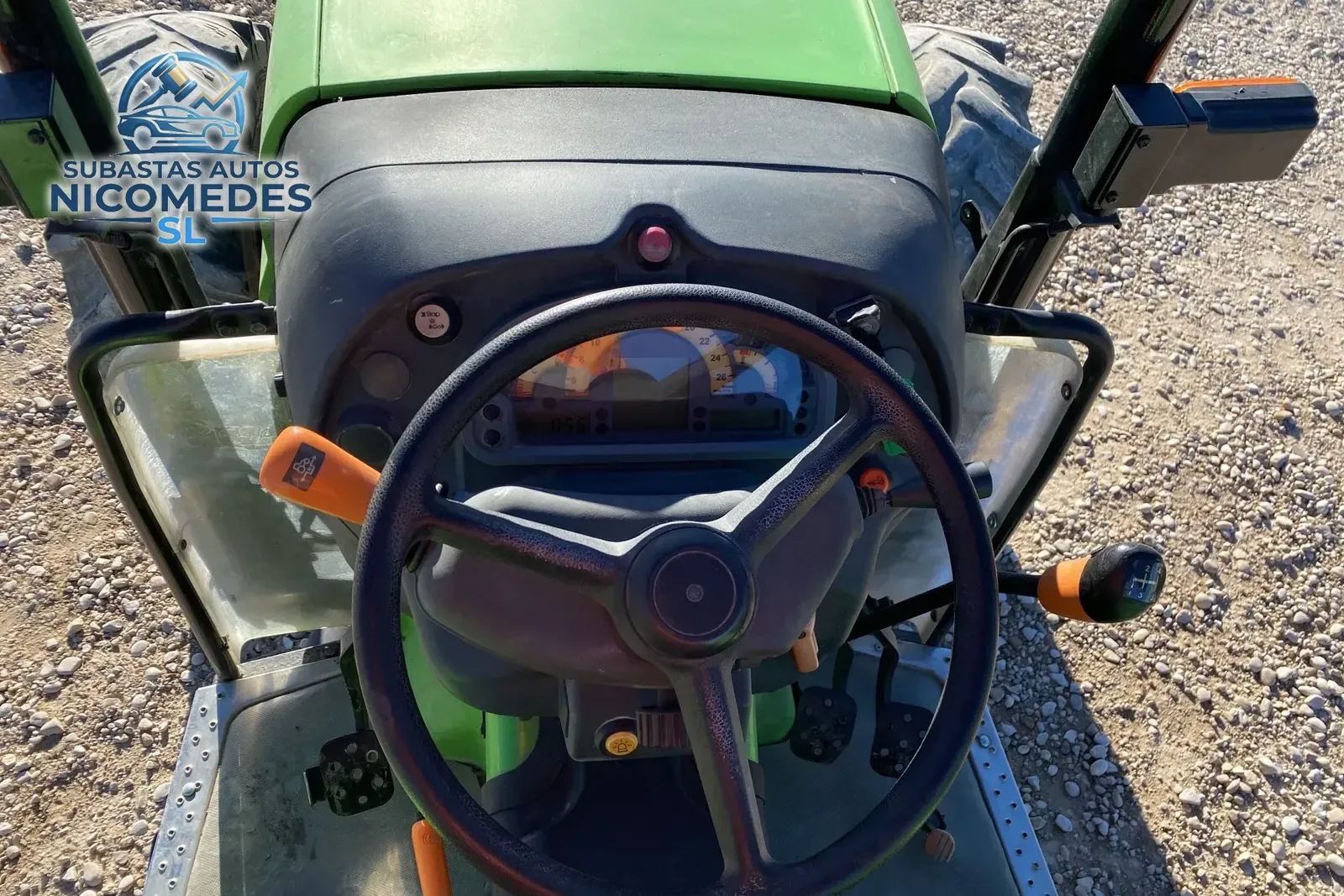 Deutz-Fahr Agroplus F430 4WD, foto 7 de 10