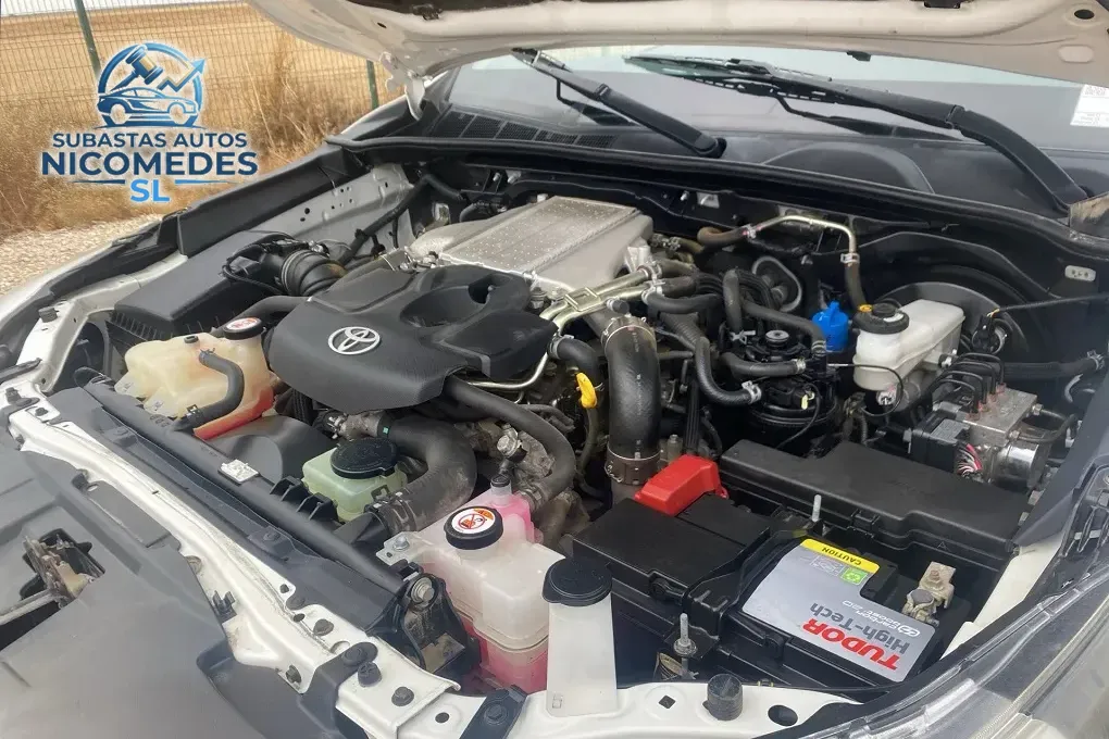 Toyota Hilux 4x4  Pickup, foto 4 de 10