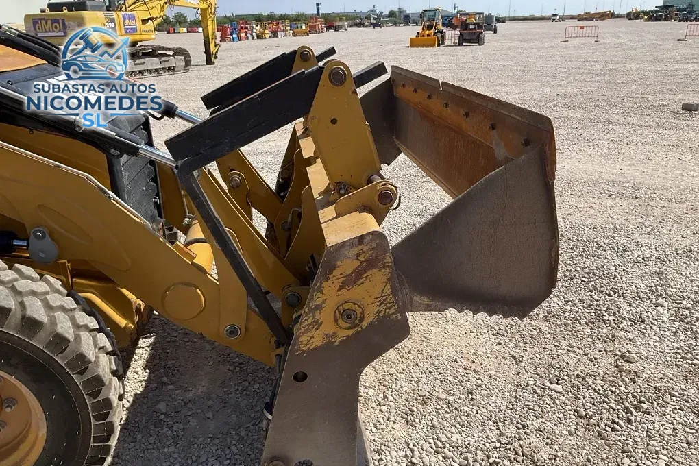 Caterpillar 432F2 4WD, foto 2 de 14
