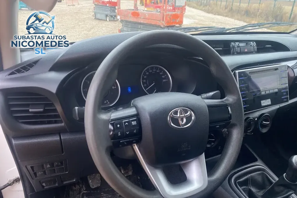 Toyota Hilux 4x4  Pickup, foto 7 de 10