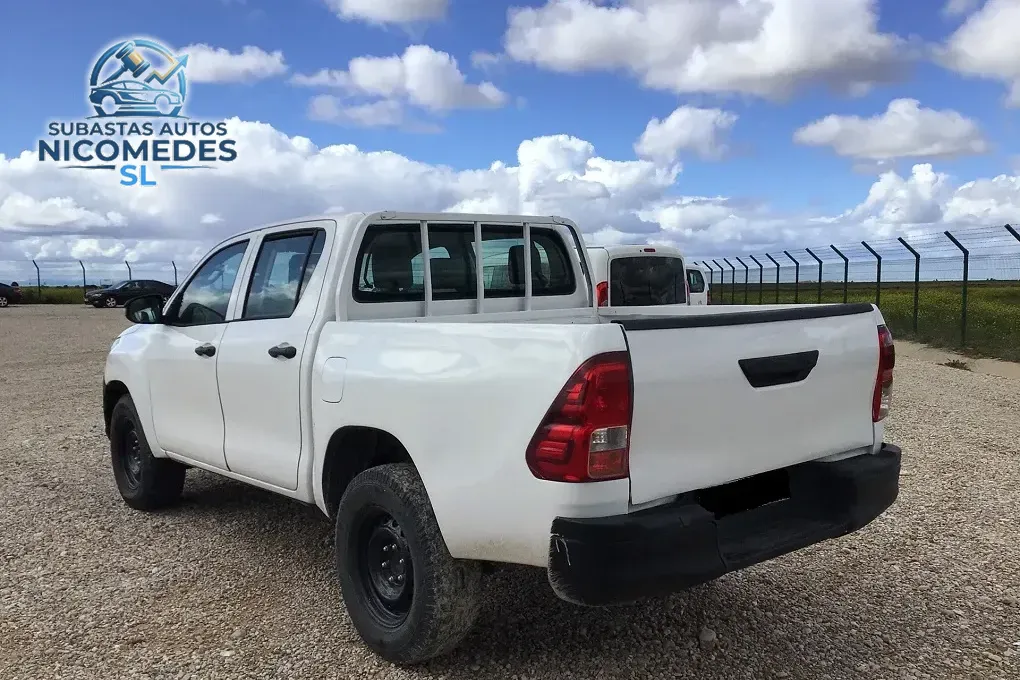 Toyota Hilux 4x4  Pickup, foto 5 de 10